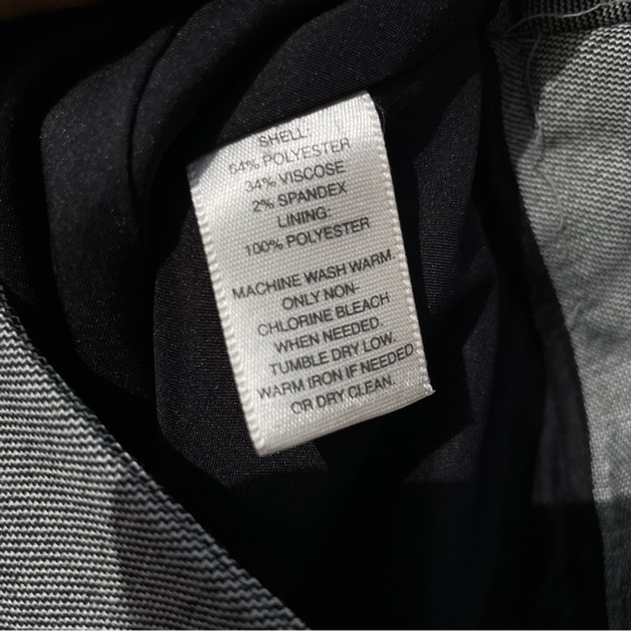 WHBM • Fit & Flare Monochrome, pinpoint Blk/Wht/Gray Skirt Sz 4 - Picture 6 of 6